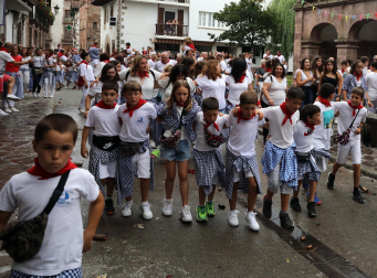 Cohete del inicio de las fiestas 2023 en Santesteban