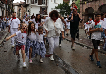 Cohete del inicio de las fiestas 2023 en Santesteban
