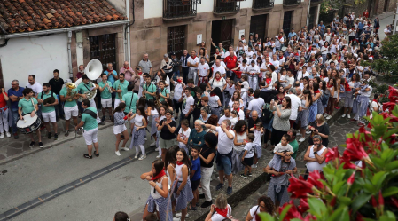 Cohete del inicio de las fiestas 2023 en Santesteban