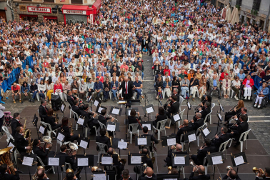 Concierto presanferminero de La Pamplonesa en la Plaza Consistorial
