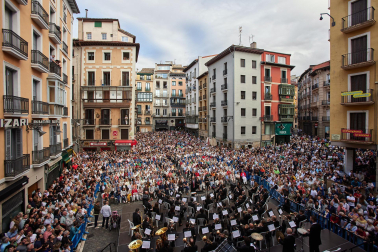 Concierto presanferminero de La Pamplonesa en la Plaza Consistorial