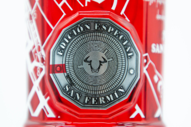 Detalle del frente de la botella