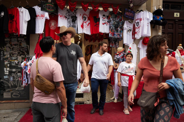 Fotos del ambiente en Pamplona el 5 de julio./
