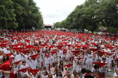 Fotos del Chupinazo de San Fermín 2023 en el parque de Antoniutti
