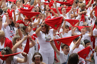 Fotos del Chupinazo de San Fermín 2023 en el parque de Antoniutti