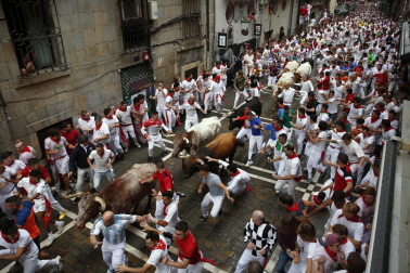 Primer encierro de San Fermín en el tramo de Estafeta