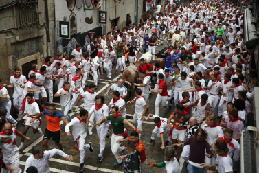 Primer encierro de San Fermín en el tramo de Estafeta