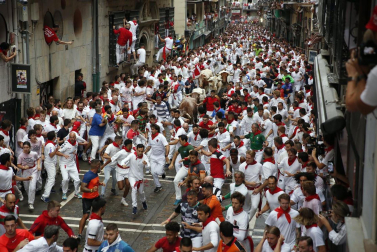 Primer encierro de San Fermín en el tramo de Estafeta