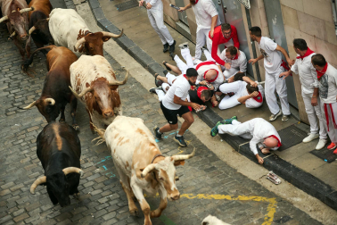 Primer encierro de San Fermín en el tramo de Santo Domingo
