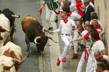 Primer encierro de San Fermín en el tramo de Santo Domingo