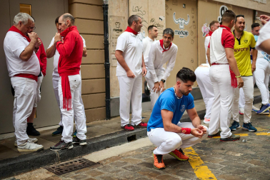 Primer encierro de San Fermín en el tramo de Santo Domingo