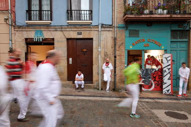 Primer encierro de San Fermín en el tramo de Santo Domingo