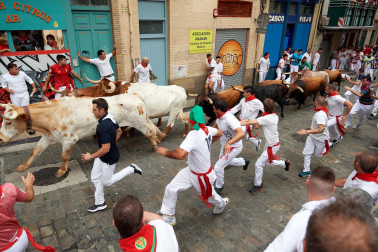 Primer encierro de San Fermín en el tramo de Santo Domingo