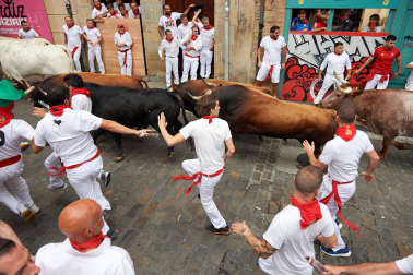 Primer encierro de San Fermín en el tramo de Santo Domingo