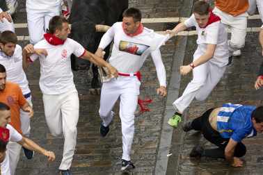 Primer encierro de San Fermín en el tramo de Telefónica
