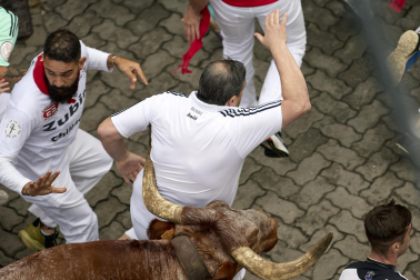 Primer encierro de San Fermín en el tramo de Telefónica