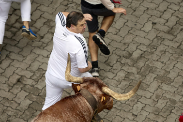 Primer encierro de San Fermín en el tramo de Telefónica