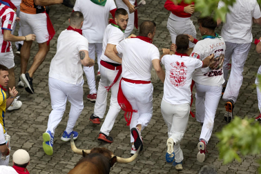 Primer encierro de San Fermín en el tramo de Telefónica