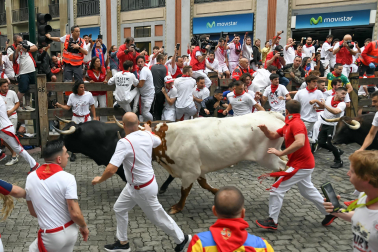 Primer encierro de San Fermín en el tramo de la contracurva de Telefónica