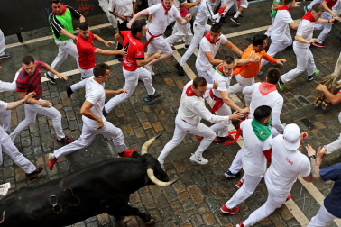 Primer encierro de San Fermín en el tramo de Estafeta