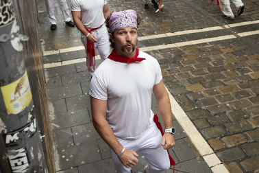 Primer encierro de San Fermín en el tramo de la curva de Mercaderes