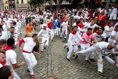 Primer encierro de San Fermín en el tramo de Telefónica