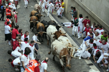 Primer encierro de San Fermín en el tramo de Casa Seminario