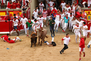 Primer encierro de San Fermín en el tramo de la Plaza de Toros