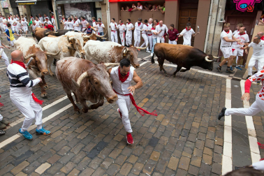 Primer encierro de San Fermín en el tramo de Mercaderes