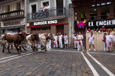 Primer encierro de San Fermín en el tramo de Mercaderes