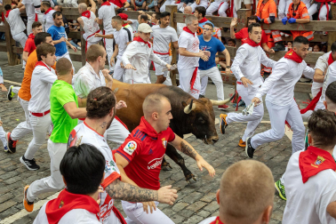 Primer encierro de San Fermín en el tramo de Telefónica