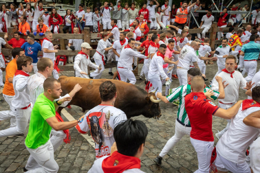 Primer encierro de San Fermín en el tramo de Telefónica