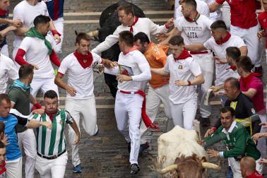 Fotos del primer encierro de San Fermín 2023, con toros de la ganadería La Palmosilla.