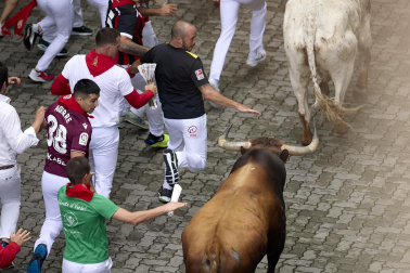 Fotos del primer encierro de San Fermín 2023, con toros de la ganadería La Palmosilla.