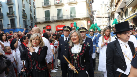 La alcaldesa, rumbo a la catedral para recoger al Cabildo