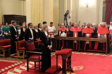 La comitiva llega a la iglesia de San Lorenzo tras la procesión