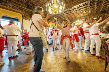 Imágenes del Baile de la Alpargata el 7 de julio