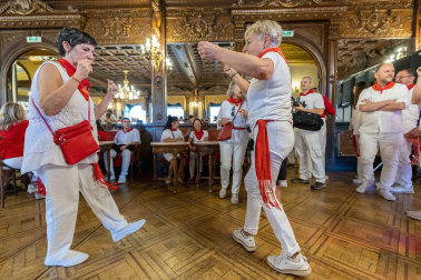 Imágenes del Baile de la Alpargata el 7 de julio
