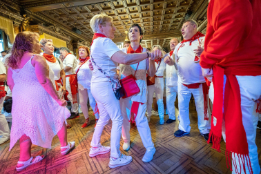 Imágenes del Baile de la Alpargata el 7 de julio