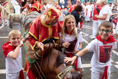 Foto de la comparsa de gigantes y cabezudos de San Fermín este viernes 7 de julio de 2023./