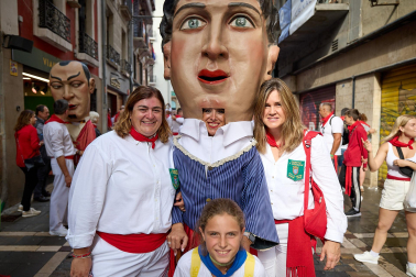 Foto de la comparsa de gigantes y cabezudos de San Fermín este viernes 7 de julio de 2023./