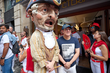Foto de la comparsa de gigantes y cabezudos de San Fermín este viernes 7 de julio de 2023./