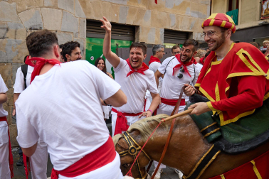 Foto de la comparsa de gigantes y cabezudos de San Fermín este viernes 7 de julio de 2023./