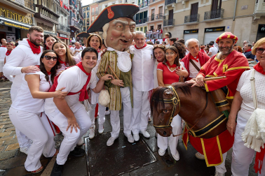 Foto de la comparsa de gigantes y cabezudos de San Fermín este viernes 7 de julio de 2023./
