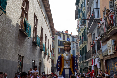 Foto de la comparsa de gigantes y cabezudos de San Fermín este viernes 7 de julio de 2023./