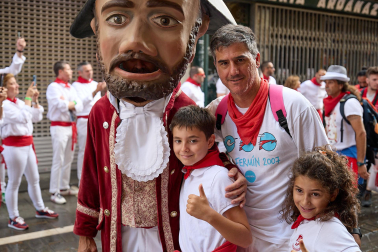 Foto de la comparsa de gigantes y cabezudos de San Fermín este viernes 7 de julio de 2023./
