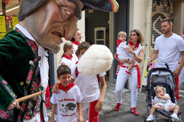Foto de la comparsa de gigantes y cabezudos de San Fermín este viernes 7 de julio de 2023./