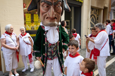 Foto de la comparsa de gigantes y cabezudos de San Fermín este viernes 7 de julio de 2023./
