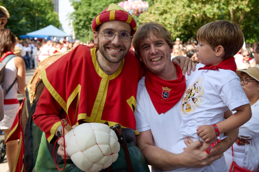 Foto de la comparsa de gigantes y cabezudos de San Fermín este viernes 7 de julio de 2023./