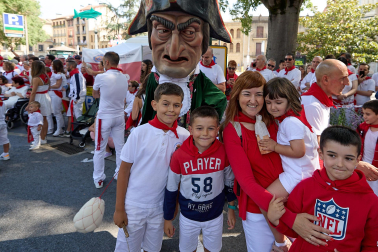 Foto de la comparsa de gigantes y cabezudos de San Fermín este viernes 7 de julio de 2023./